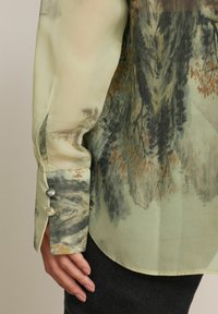 Next LONG SLEEVE SHEER - Skjortebluser - neutral abstract print