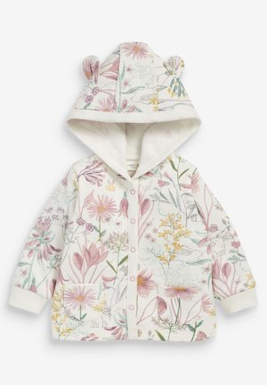 Babytjakke med hætte og bjørneører, med pastelfarvede rosa og gule blomster- og dyreprint på hvid baggrund, med forlommer og knapper foran.