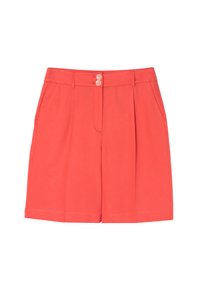 Pantalones cortos de color coral con una textura suave. Cuenta con dos bolsillos frontales y dos botones decorativos en la cinturilla. Diseño entallado con corte recto.