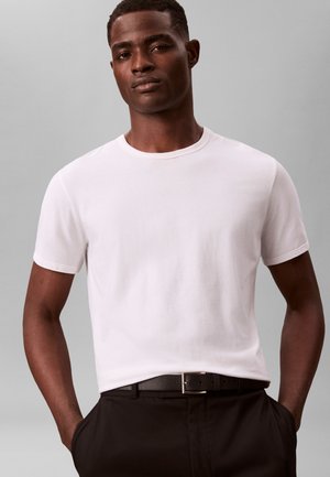 Calvin Klein CREWNECK TEE - T-shirt básica - bright white