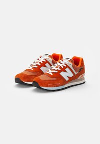 New Balance ML574 UNISEX - Sapatilhas - rust