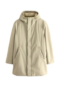 Beige vandtæt parka med hætte, store frontlommer og en glat tekstur. Har en central lynlås og justerbare snore.
