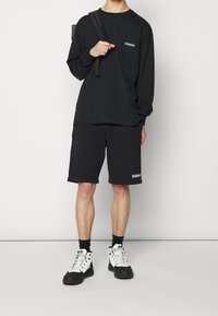 Napapijri Pantaloni sportivi - black