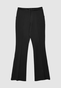 Pantalons évasés noirs en tissu lisse, dotés d'une fermeture à bouton, de deux poches latérales et d'un design minimaliste épuré.