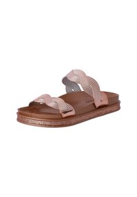 Sandalias de slide abiertas con tiras metálicas entrelazadas en oro rosa, con una plantilla contorneada y una suela de plataforma brillante.