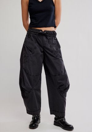 Free People ONSET PARACHUTE - Παντελόνι - black