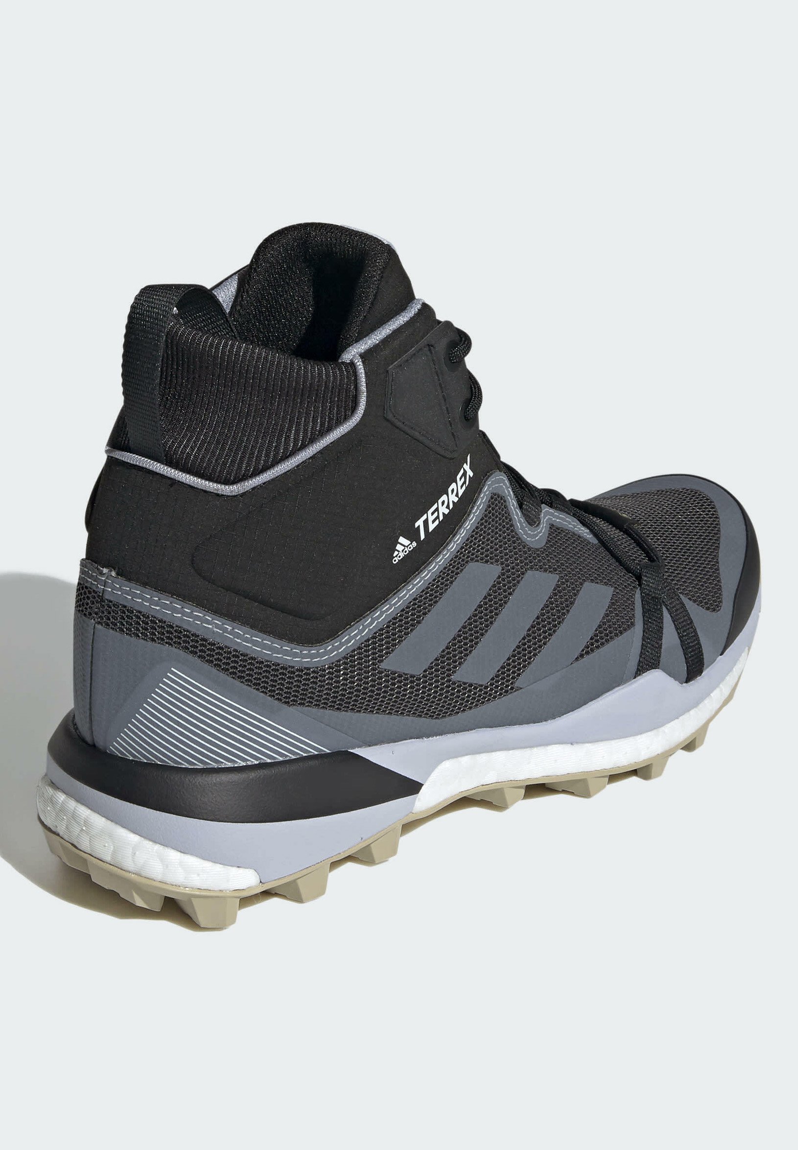Women TERREX SKYCHASER GORE-TEX BOOST HIKING SHOES - Mountain shoes Women TERREX SKYCHASER GORE-TEX BOOST HIKING SHOES - Mountain shoes