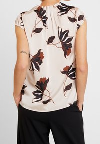 comma Blouse - light pink