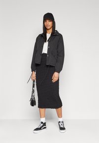 Vero Moda VMSIRI SHORT PARKA JACKET - Ljetna jakna - black