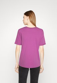 Pieces PCRIA FOLD UP SOLID TEE - Tricou basic - radiant orchid