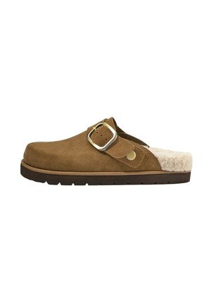 BUCKLED SPLIT - Natikači - brown