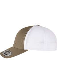 Olíva zöld sapka fehér hálós hátsó résszel, ívelt karimával és kör alakú címkével az elején. Snapback záródással készült.