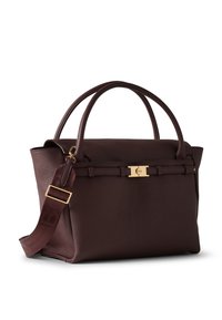Braune Lederhandtasche mit doppelten Griffen, verstellbarem Tragegurt, goldenen Beschlägen und einer strukturierten Oberfläche. Das Design verfügt über einen minimalistischen Verschluss.