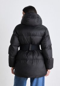 HUGO FALENTINA - Χειμωνιάτικο παλτό - black