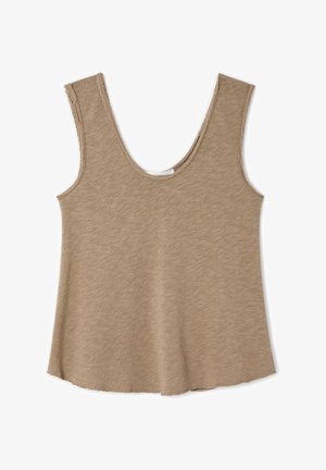 Beige väritön toppi, jossa on pyöreä pääntie ja viimeistelemätön helma, valmistettu teksturoidusta kankaasta, aseteltuna valkoiselle taustalle.