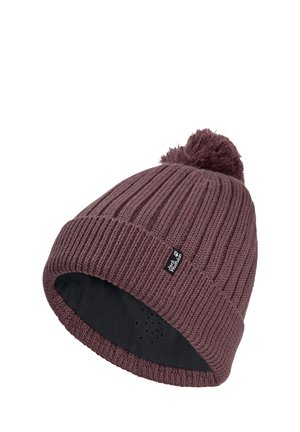 Gebreide donkerpaarse wintermuts met pompon, fleecevoering en klein Jack Wolfskin-logo op de boord.