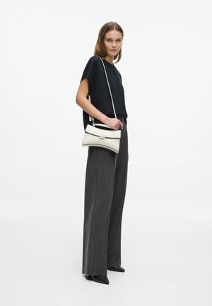 KARL LAGERFELD, K/AUTOGRAPH TWIST - Geantă de mână - off white