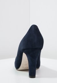 Unisa Lodičky s platformou - dark blue
