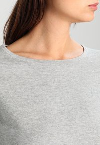 Tommy Hilfiger Stickad tröja - silver-coloured