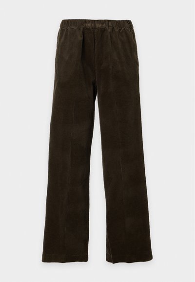 Pantalon en velours côtelé marron foncé avec taille élastique et jambes droites, posé à plat sur un fond clair uni.
