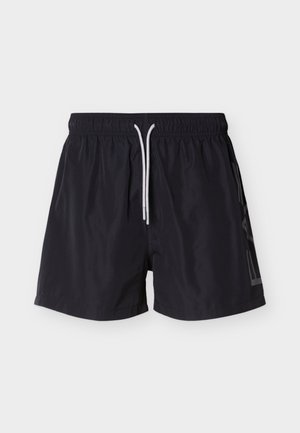 Schwarze Badeshorts aus leichtem Stoff, mit elastischem Bund und Kordelzug sowie einer Seitentasche mit kontrastierendem Muster.