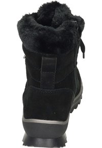 Botín negro de ante con forro de piel de pelo suave, tirador en la parte trasera, cremallera lateral y suela de goma texturizada con patrones de banda de rodadura.