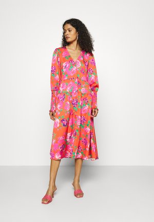 MILLACRAS DRESS - Vestido camisero - pink
