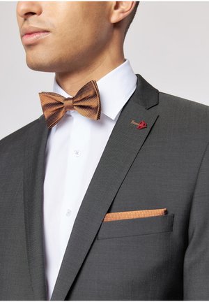 Bow tie - rust muster