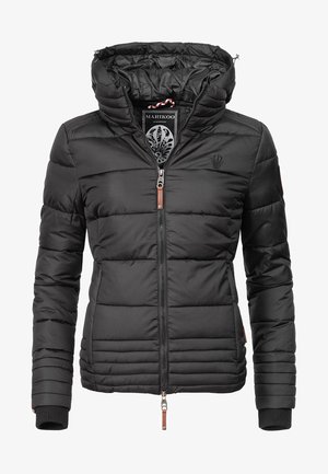 Must jaquardiga kootud puff jakke, millel on kapuuts, ees kinnituskattega, elastsed mansetid ja õrn logo detail rinnal. Sile, läikiv tekstuur.