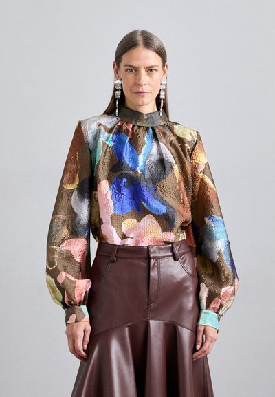 Stine Goya GATHERED LONG SLEEVE CRINKLED TEXTURED - Blůza - aquarelle garden