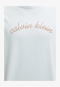 Selezionato, pale-blue