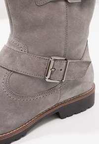 Pier One Botines camperos - grey