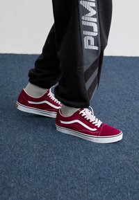OLD SKOOL UNISEX - Sneakersy niskie