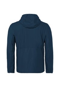 Veste imperméable bleu marine avec capuche, manches longues, poignets élastiques et ouverture arrière. Texture lisse avec un design minimaliste.