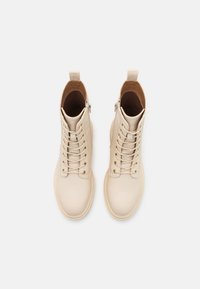 Anna Field Fűzős bokacsizmák - off-white