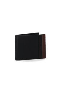 Zwarte leren portemonnee met een bruine accentstrip, bi-fold ontwerp, gladde textuur en geen zichtbare hardware; een strakke en moderne uitstraling.