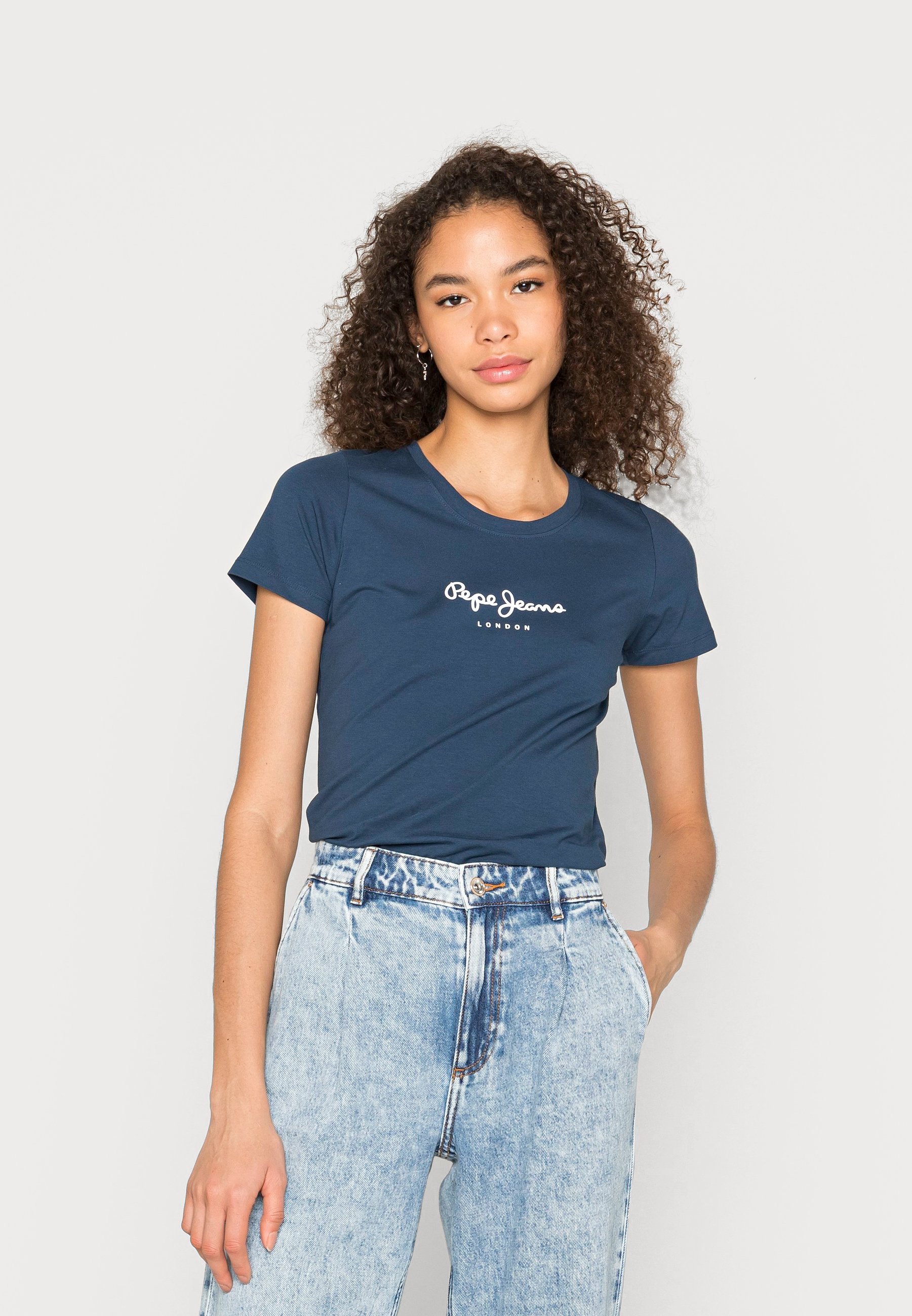 Pepe Jeans Damen T-Shirt New Virginia – Langarm, Aus 95% BCI-Baumwolle | Schmale Passform, Front-Logo | Nachhaltig & Bequem
