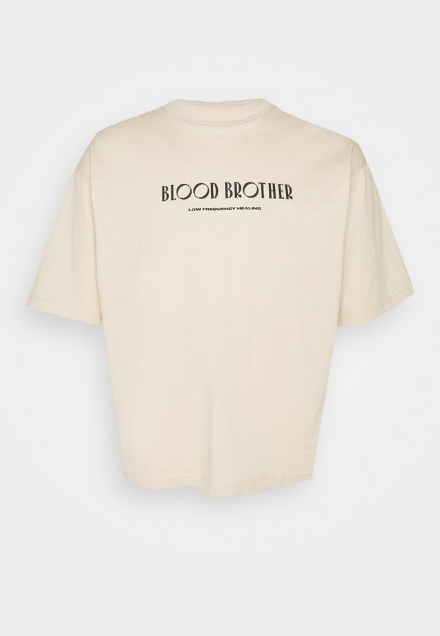 COCONUT GROVE FUNNEL NECK LOGO TEE UNISEX - T-shirt print - sand