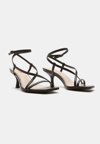 Bata BATA RED LABEL - Sandaalid - nero