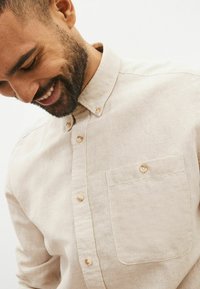 Next LINEN BLEND ROLL SLEEVE SHIRT - Marškiniai - oatmeal natural