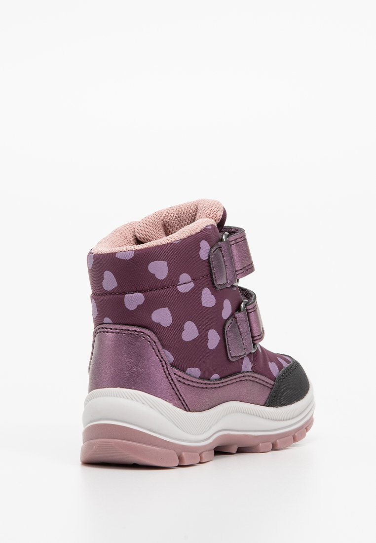 Dunkelviolette Knöchelstiefel mit pinkem Herzmuster, zwei Klettverschlüssen und einem strukturierten Stofffutter. Mit einer weißen und pinken Gummisohle.