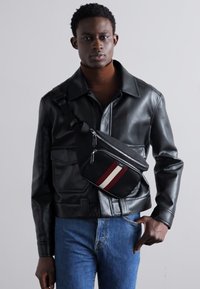 Bally - Saszetka nerka
