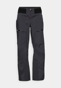 Schwarze Cargo-Hosen mit glatter Textur, mehreren Taschen, Reißverschlüssen und einem Klettverschluss an der Taille.