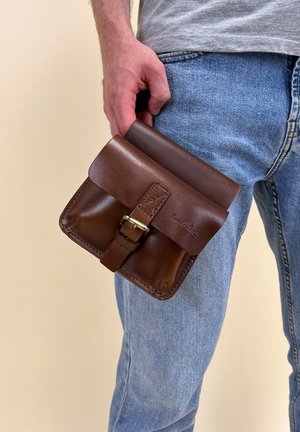 Gusti Leder ARIE DEN H. - Sonstige Accessoires - mottled brown