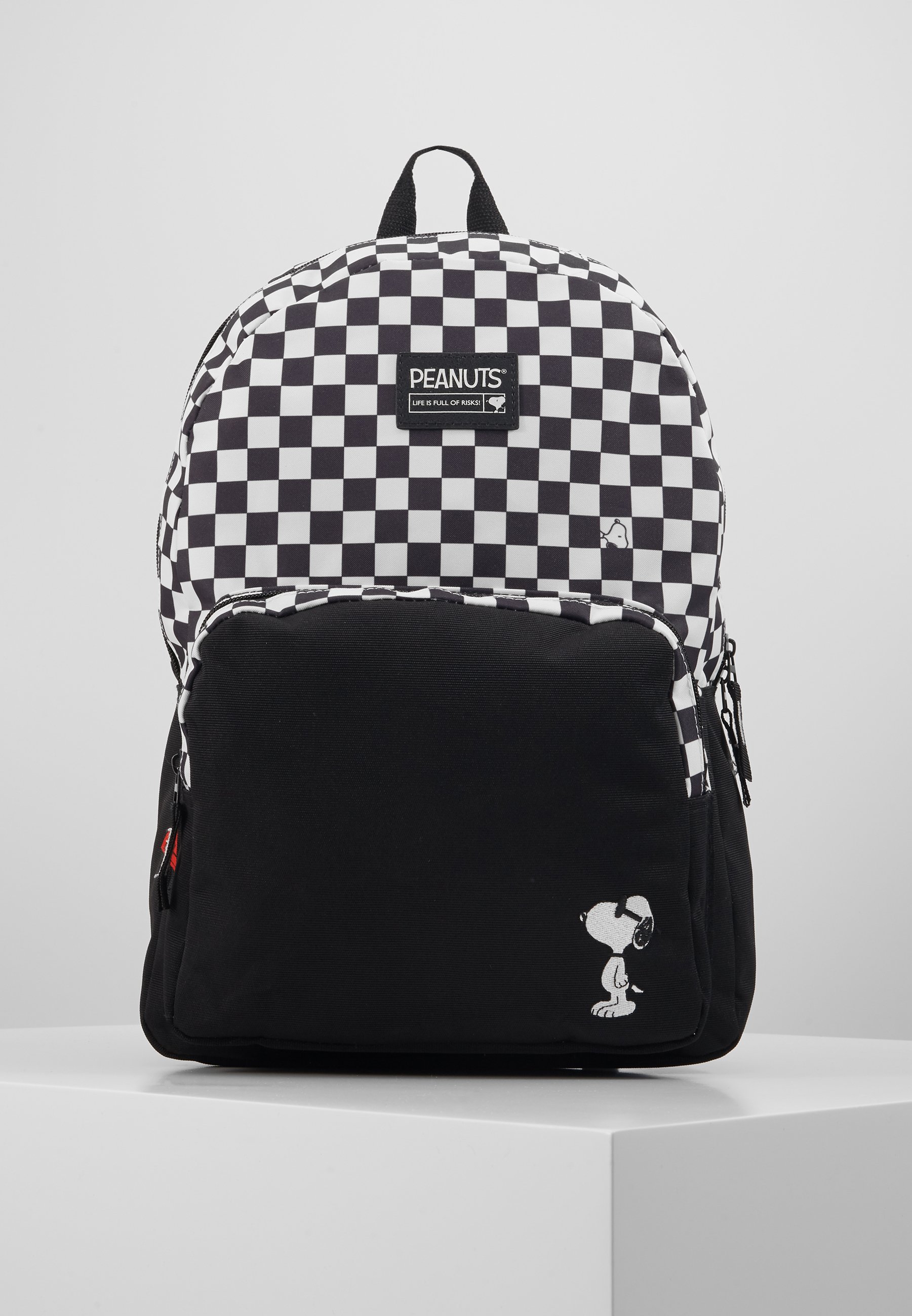 backpack snoopy