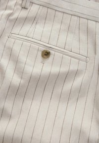 Thumbnail Image 7