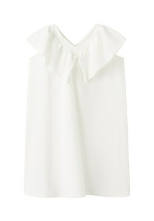 Robe blanche sans manches avec un décolleté en V et un large volant traversant la poitrine et les épaules.