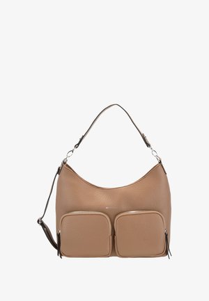 Brązowa torebka skórzana o teksturowanej powierzchni z dwoma przednimi kieszeniami na zamek błyskawiczny i regulowanym paskiem na ramię, na białym tle.