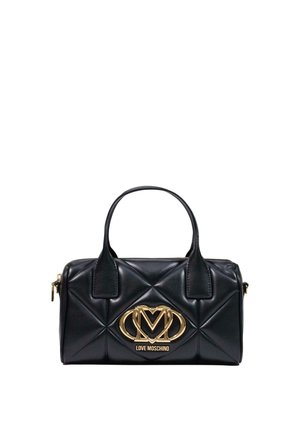 Sort quiltet læderhåndtaske med dobbelte håndtag og gyldent Love Moschino-logo på fronten.