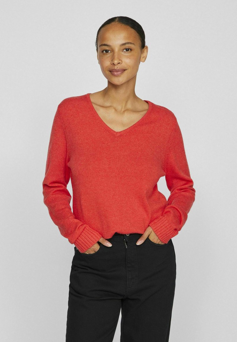 VILA VIRIL V-NECK NOOS - Stickad tröja - tomato